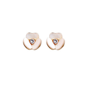 shy unrestrained flower earrings